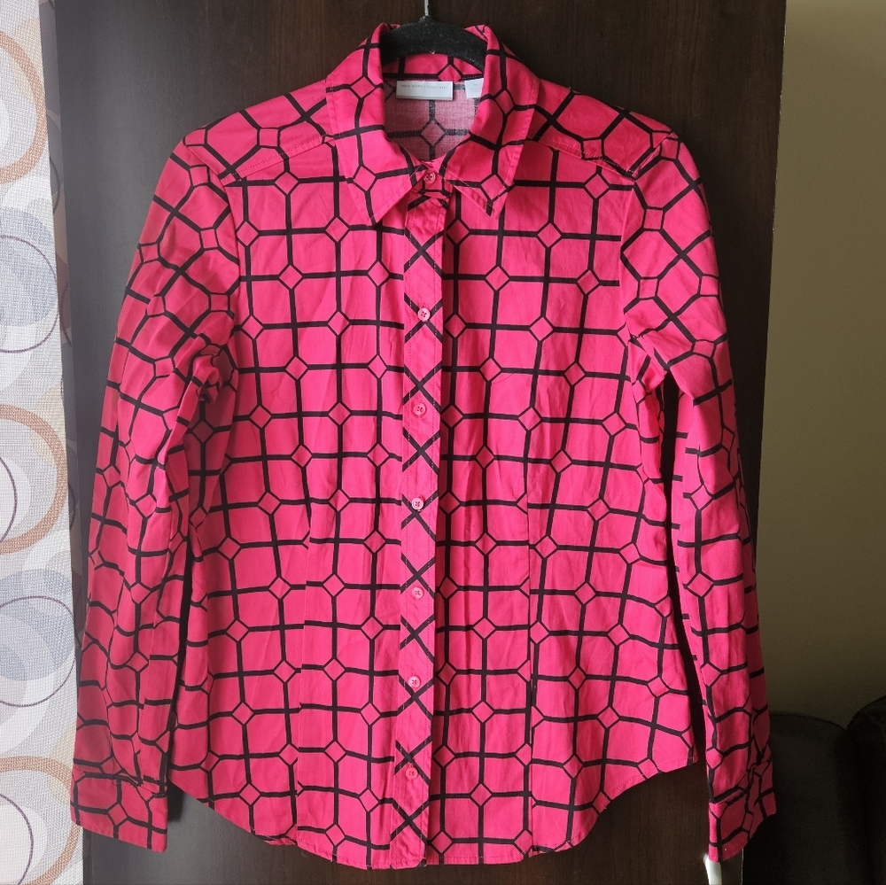 New York & Company Vibrant Fuchsia Geometric Button Down Shirt Size Medium